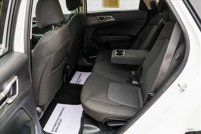 Used 2025 Kia Sportage LX AWD/4WD image 21