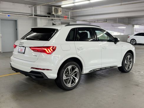 New 2025 Audi Q3 2.0T Premium image 9