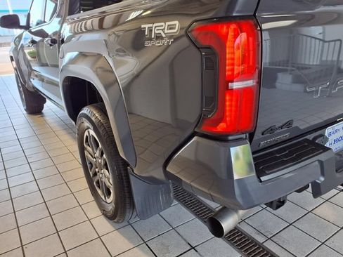 Used 2024 Toyota Tacoma TRD Sport AWD/4WD image 24