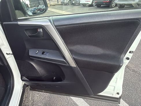 Used 2014 Toyota RAV4 LE image 17
