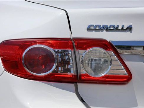 Used 2012 Toyota Corolla LE FWD image 11