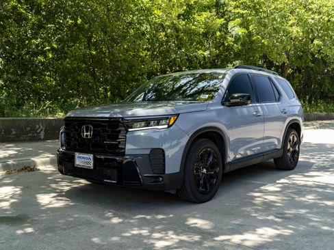 Used 2026 Honda Pilot Black Edition image 5