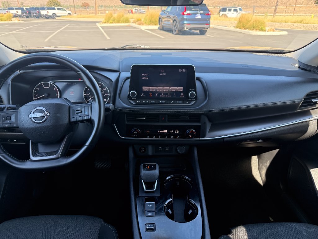 Used 2025 Nissan Rogue SV FWD image 13
