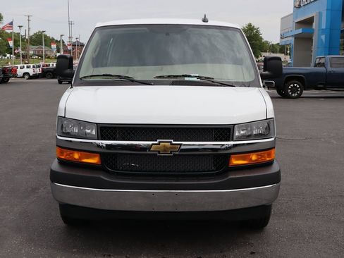 New 2025 Chevrolet Express 3500 w/ Chrome Appearance Package image 21