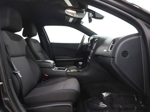 Used 2016 Dodge Charger SE w/ Popular Equipment Group image 11