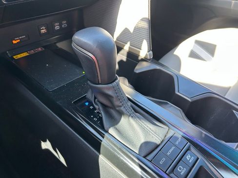 Certified 2025 Toyota Camry SE w/ Convenience Package image 27