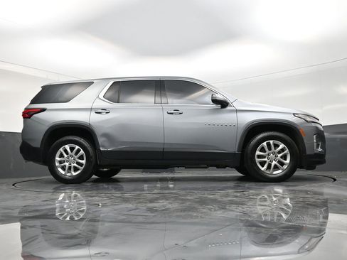 Used 2023 Chevrolet Traverse LS FWD image 25