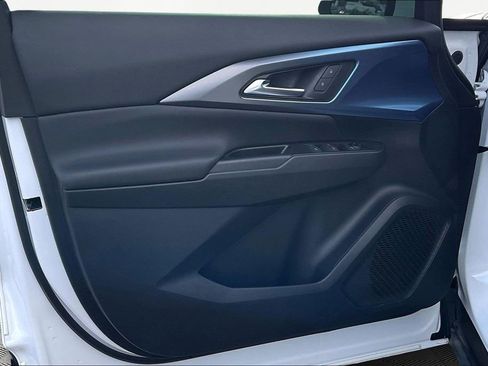 Used 2024 Chevrolet Equinox EV LT image 23