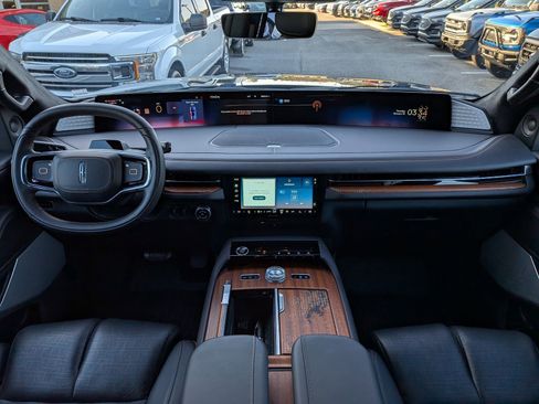 Certified 2025 Lincoln Navigator Black Label image 19