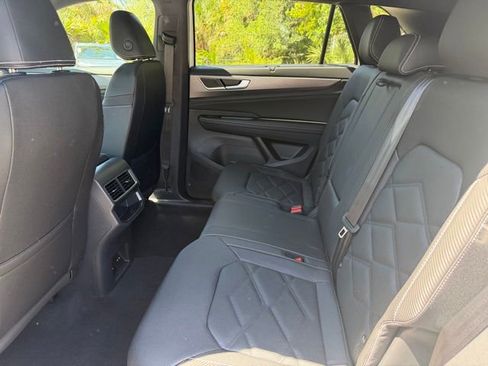 New 2026 Volkswagen Atlas Cross Sport SE FWD image 7