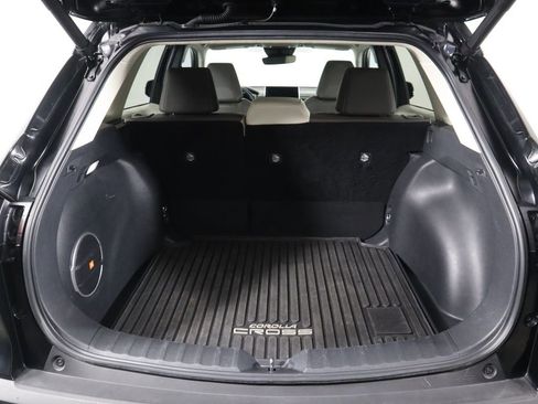 Used 2023 Toyota Corolla Cross XLE image 28