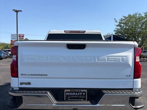 Used 2023 Chevrolet Silverado 1500 LT AWD/4WD image 3