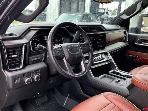 Used 2024 GMC Sierra 3500 Denali Ultimate AWD/4WD image 5