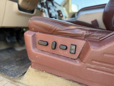 Used 2014 Ford F150 King Ranch w/ King Ranch Luxury Package image 27