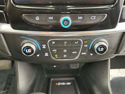 Used 2023 Chevrolet Traverse LT FWD image 26