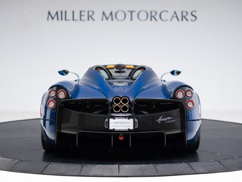 Used 2017 Pagani Huayra RWD image 6