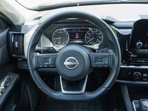 Used 2025 Nissan Pathfinder SV AWD/4WD image 25
