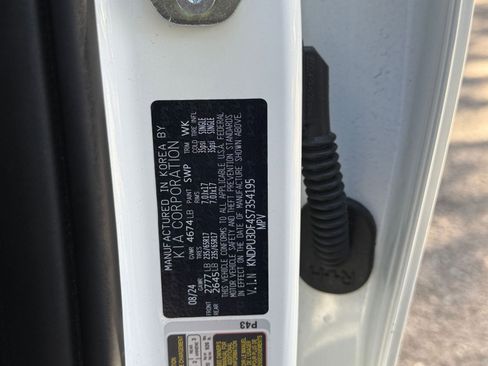 Used 2025 Kia Sportage LX image 23