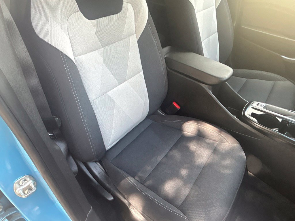 Used 2025 Chevrolet Trax LS FWD image 21