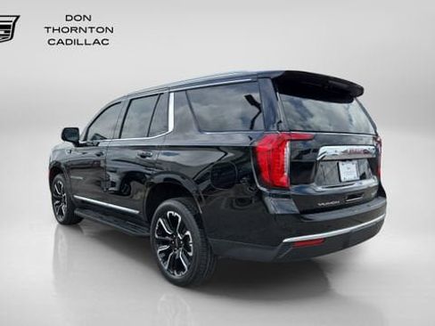 Used 2023 GMC Yukon SLT w/ SLT Premium Package AWD/4WD image 3