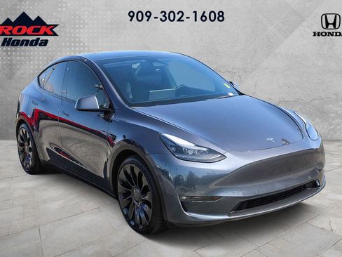 Used 2023 Tesla Model Y Performance image 3