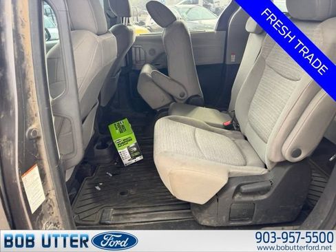 Used 2022 Toyota Sienna LE FWD image 6