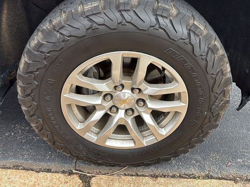 Used 2021 Chevrolet Silverado 1500 LTZ w/ LTZ Convenience Package II image 19