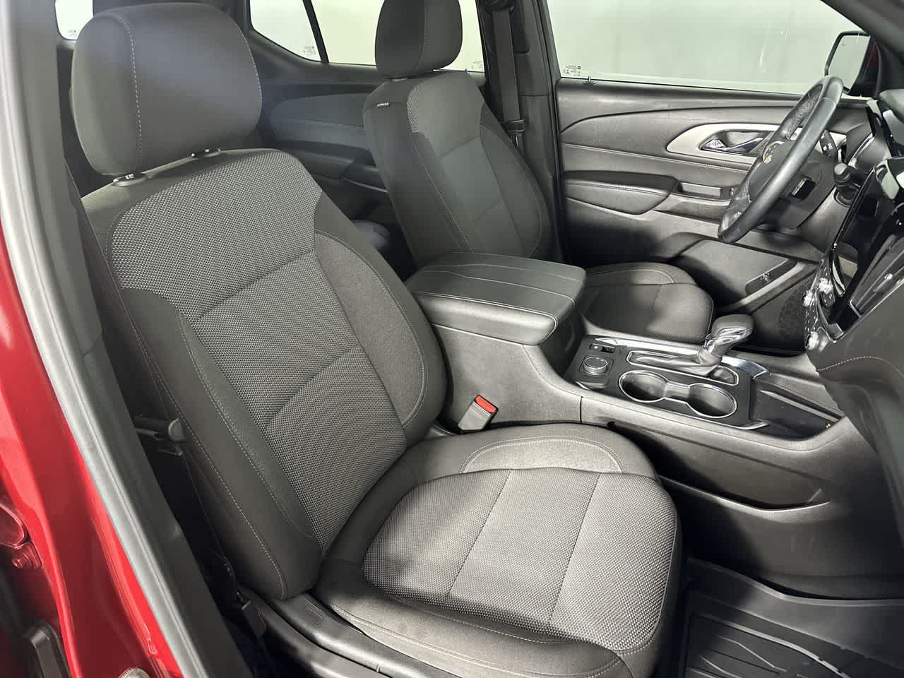 Used 2023 Chevrolet Traverse LT FWD image 21