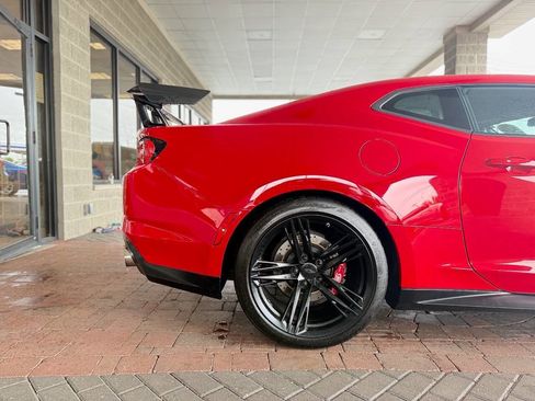 Used 2020 Chevrolet Camaro ZL1 RWD image 17