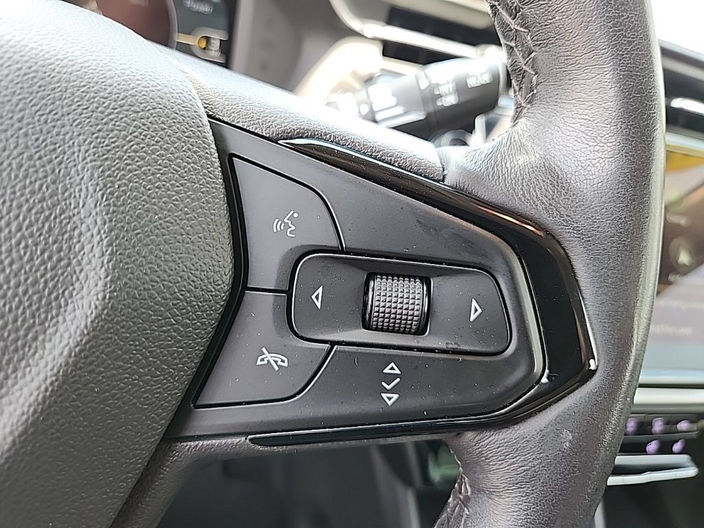 Used 2023 Chevrolet Bolt EUV LT w/ Comfort Package FWD image 16