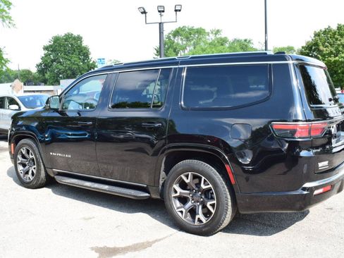 Used 2023 Jeep Wagoneer Series III w/ Convenience Group I AWD/4WD image 8