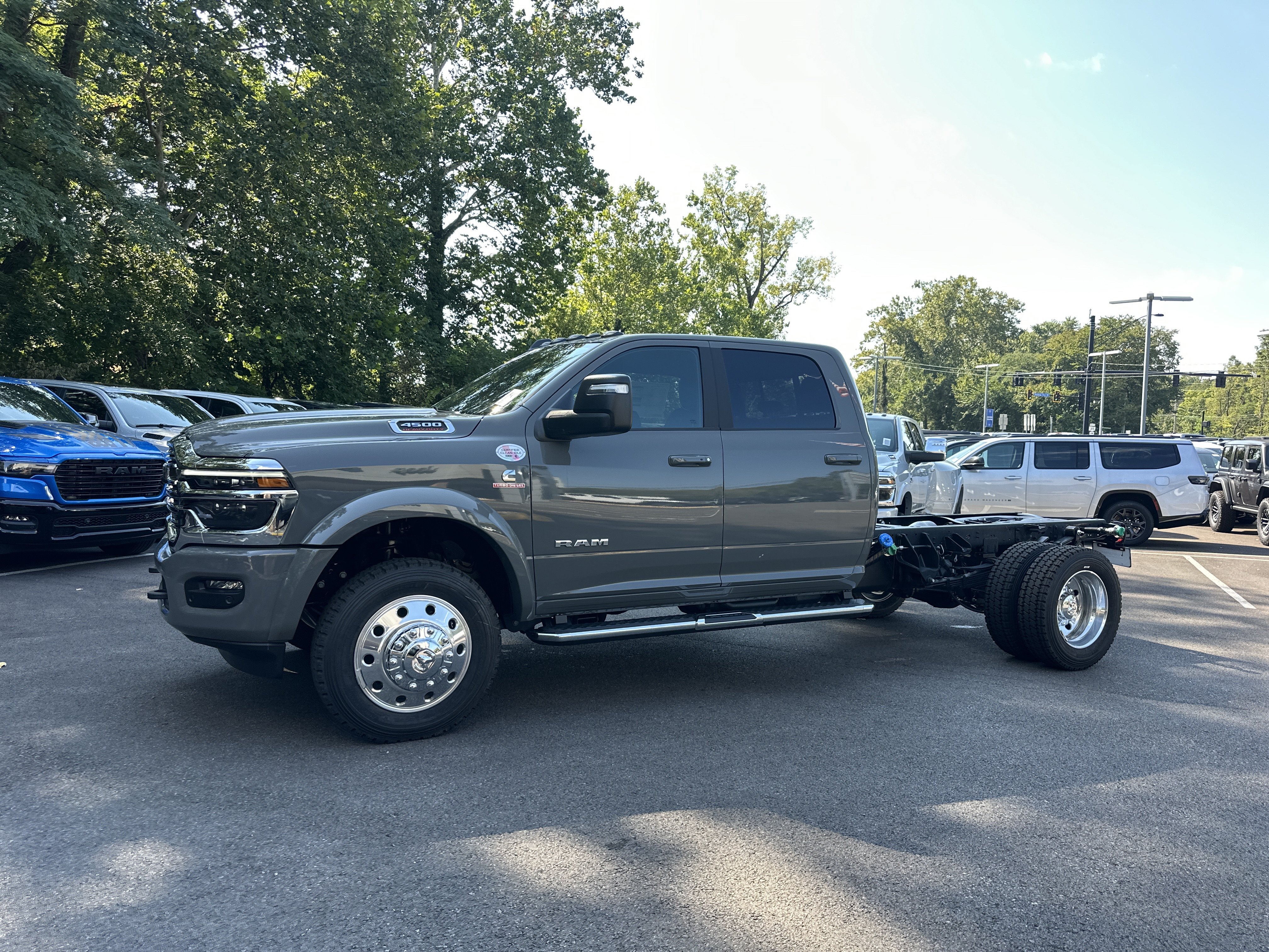 New 2027 RAM 4500 4x4 Crew Cab DRW w/ Laramie Trim Package image 27
