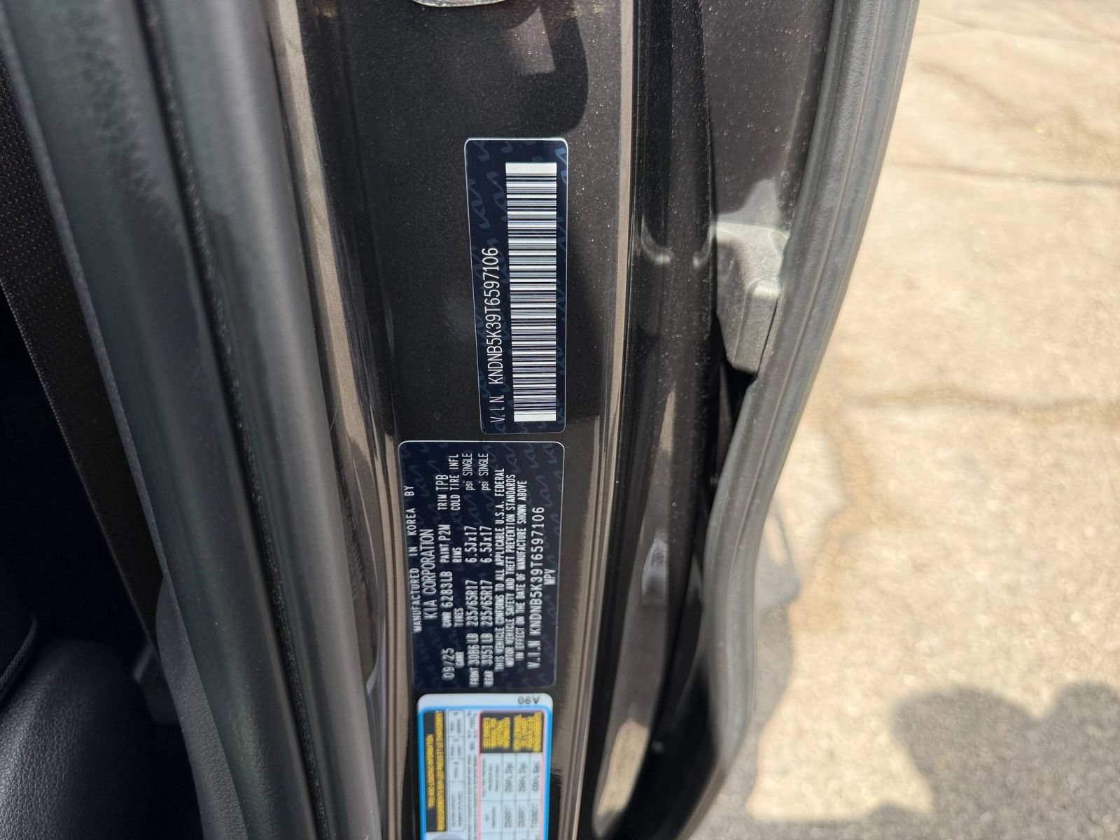 Used 2026 Kia Carnival FWD image 30