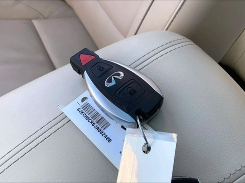 Used 2018 INFINITI QX30 Premium w/ Cargo Package image 14