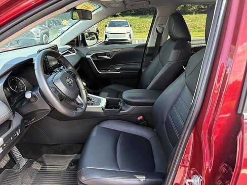 Certified 2022 Toyota RAV4 XLE Premium AWD/4WD image 11
