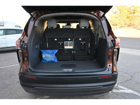 Used 2022 Toyota Sienna XLE w/ XLE Plus Package image 25