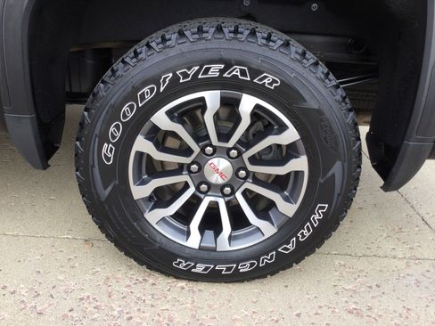 Used 2020 GMC Sierra 1500 AT4 w/ AT4 Premium Package image 6