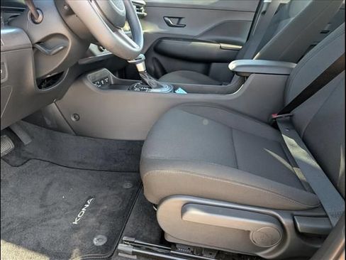 Used 2026 Hyundai Kona SE FWD image 9