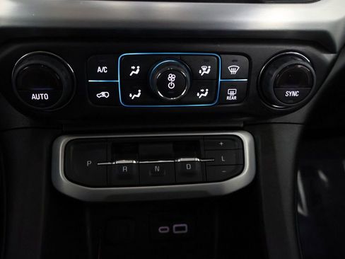 Used 2023 GMC Acadia SLT w/ Preferred Package image 56