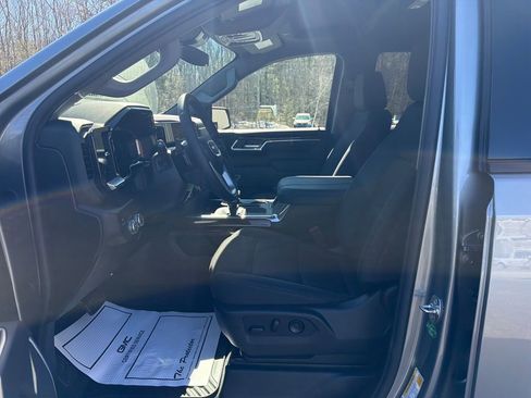 New 2026 GMC Sierra 1500 Elevation image 8