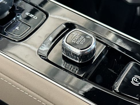 New 2026 Volvo XC90 B6 Plus image 21