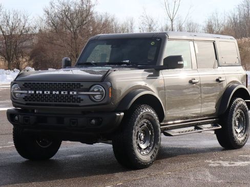 New 2025 Ford Bronco Badlands image 4