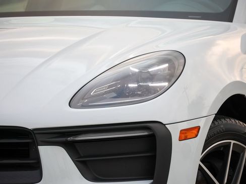 Certified 2026 Porsche Macan AWD/4WD image 10