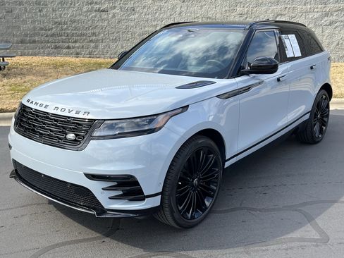 Certified 2025 Land Rover Range Rover Velar Dynamic HSE image 2