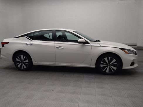 Used 2022 Nissan Altima 2.5 SV AWD/4WD image 11
