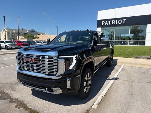 Used 2026 GMC Sierra 2500 Denali w/ Technology Package AWD/4WD image 5