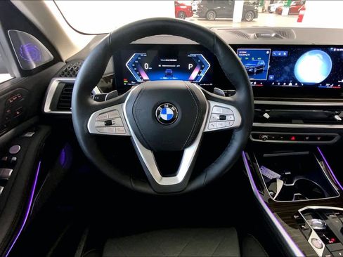 Certified 2024 BMW X7 xDrive40i image 5