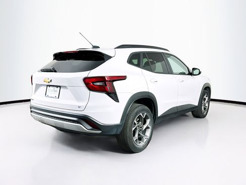 Used 2024 Chevrolet Trax LT image 9