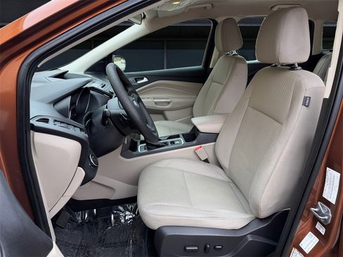 Used 2017 Ford Escape SE image 14