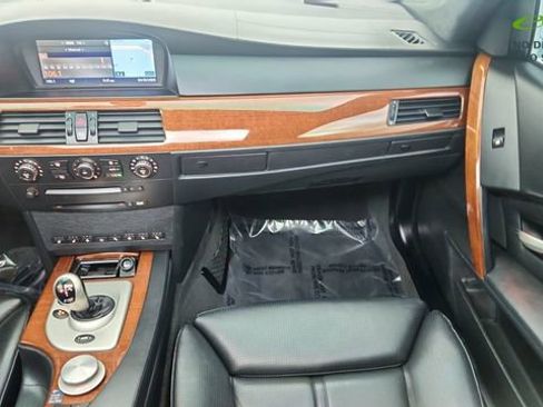 Used 2006 BMW M5 image 38